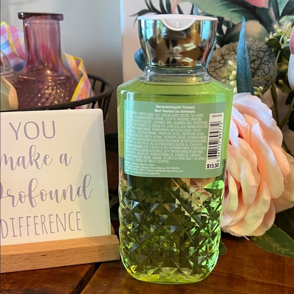 Bath & Body Works Gingham Fresh Shower Gel - Picture 2 of 2